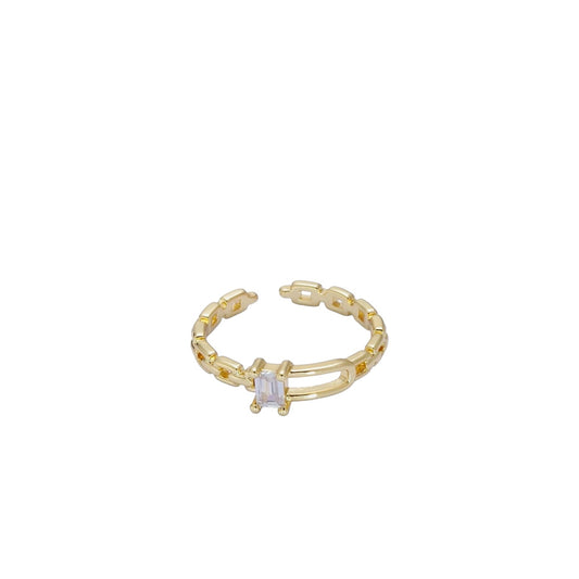 Asymmetrical CZ Chain Ring